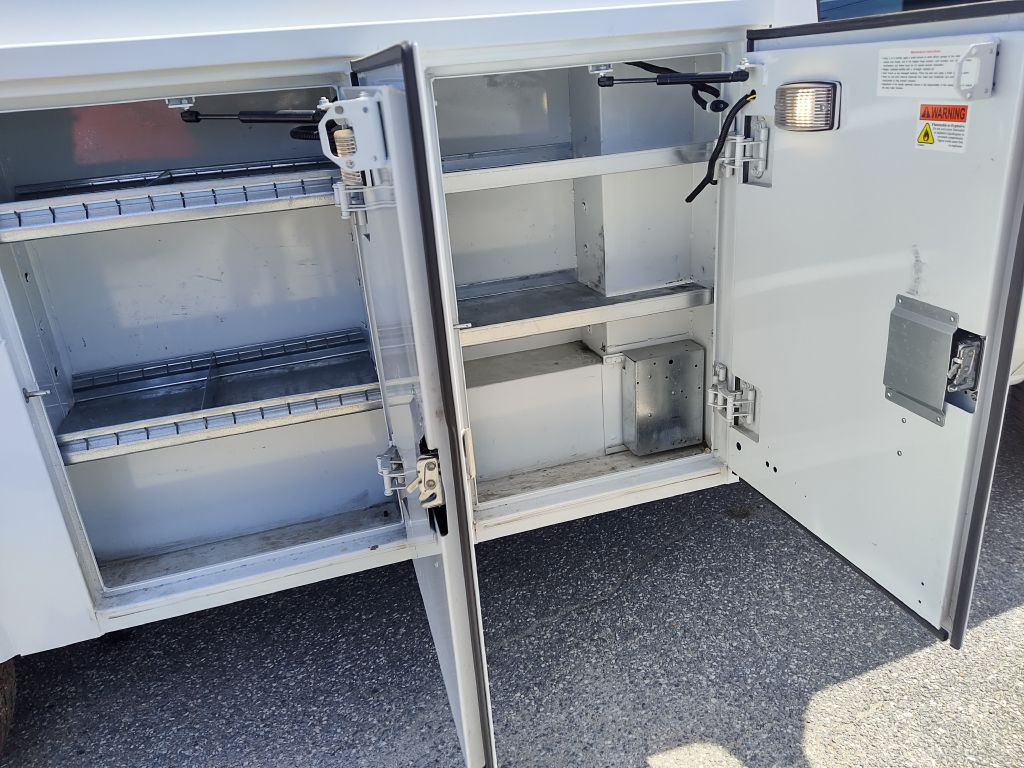 Photo 19 of this FORD ECONOLINE