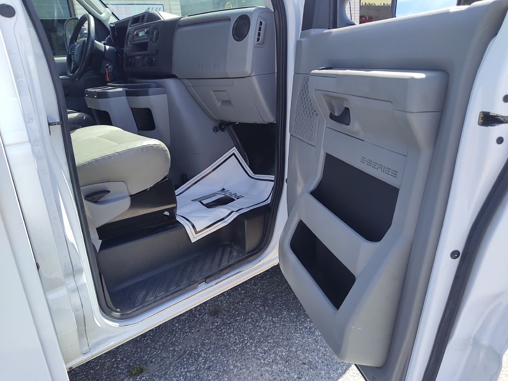 Photo 21 of this FORD ECONOLINE