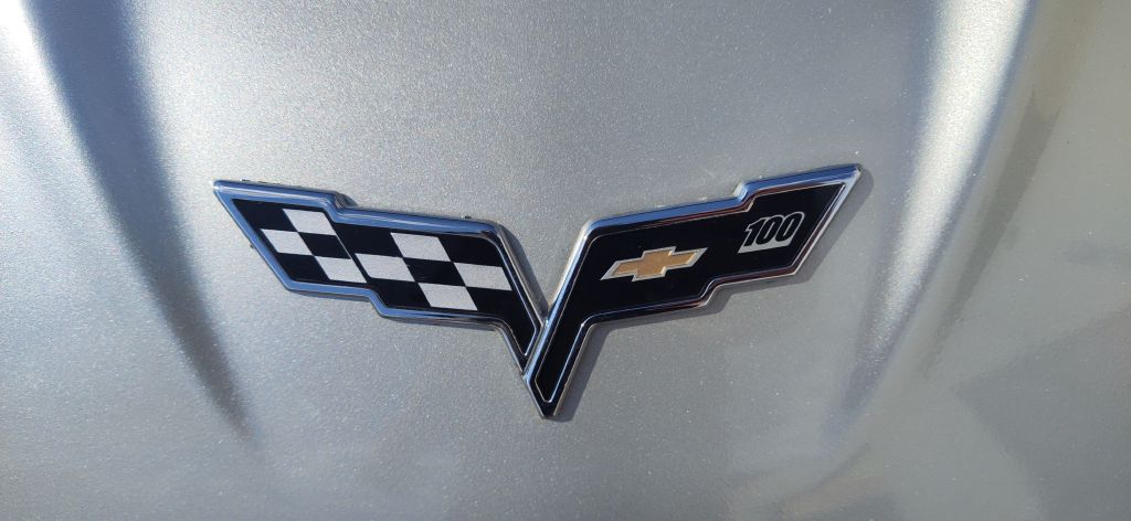 CHEVROLET CORVETTE 2005 CHEVROLET CORVETTE 1G1YY24U755104024