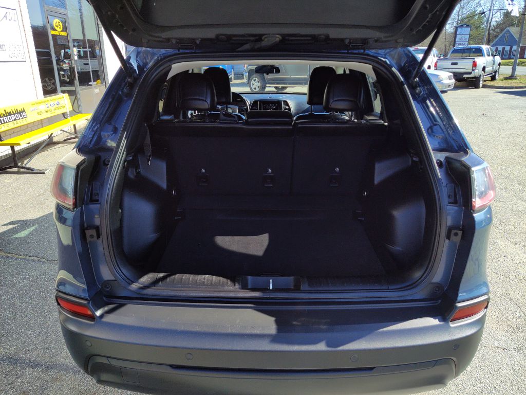 Photo 13 of this JEEP CHEROKEE