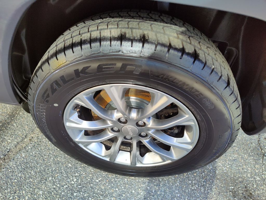 Photo 20 of this JEEP CHEROKEE