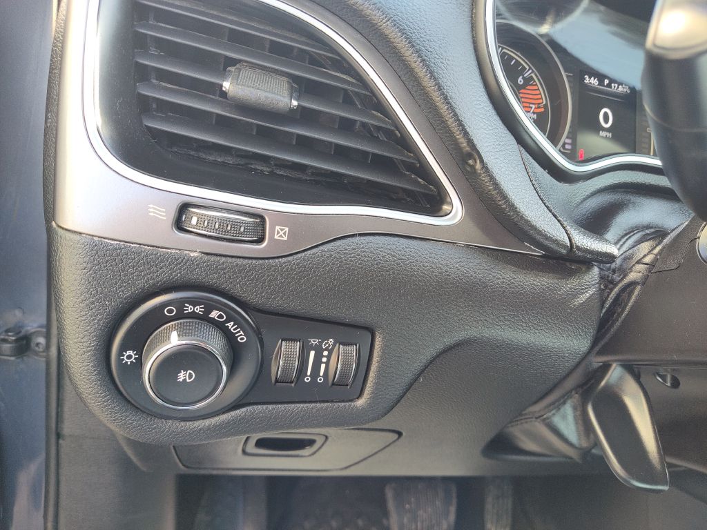 Photo 26 of this JEEP CHEROKEE