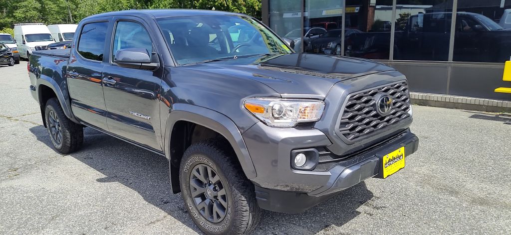 Photo 2 of this TOYOTA TACOMA