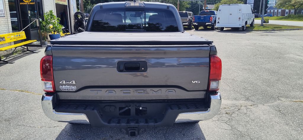 Photo 7 of this TOYOTA TACOMA