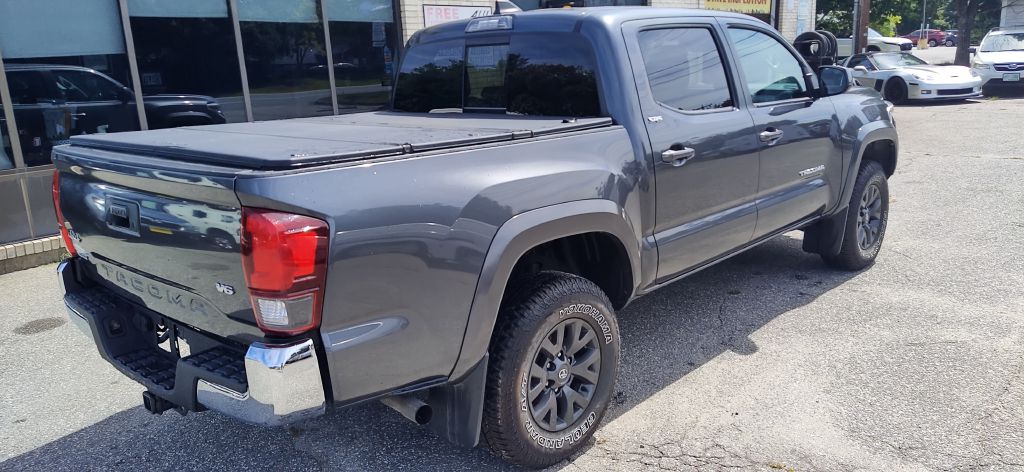 Photo 8 of this TOYOTA TACOMA