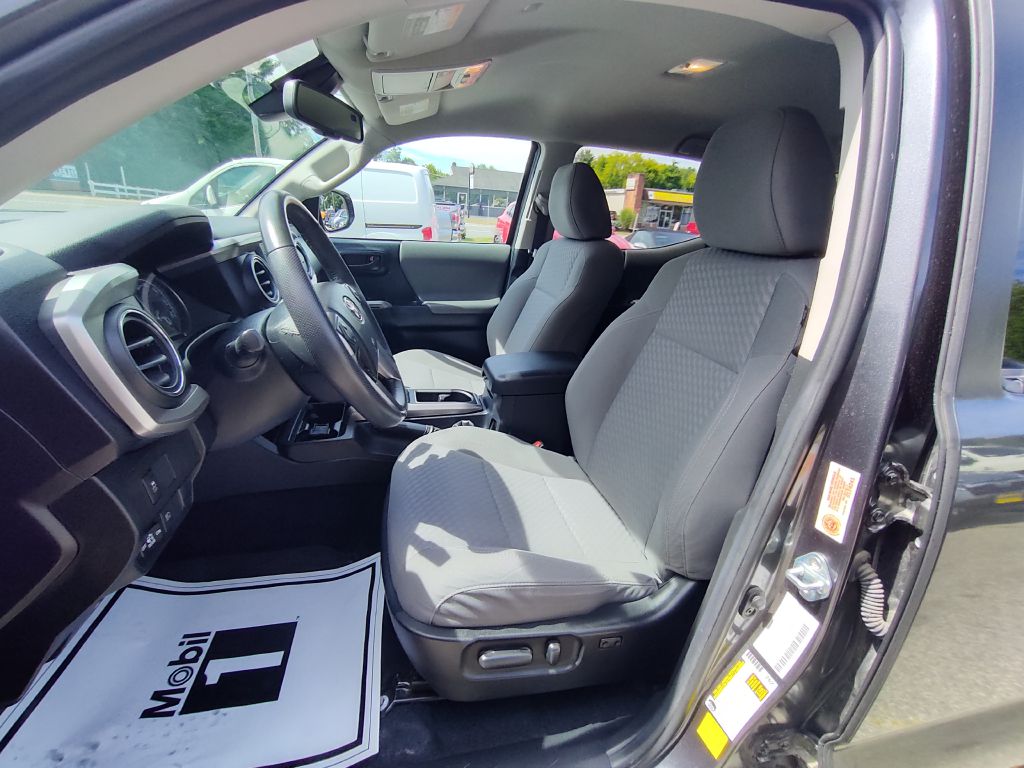 Photo 10 of this TOYOTA TACOMA