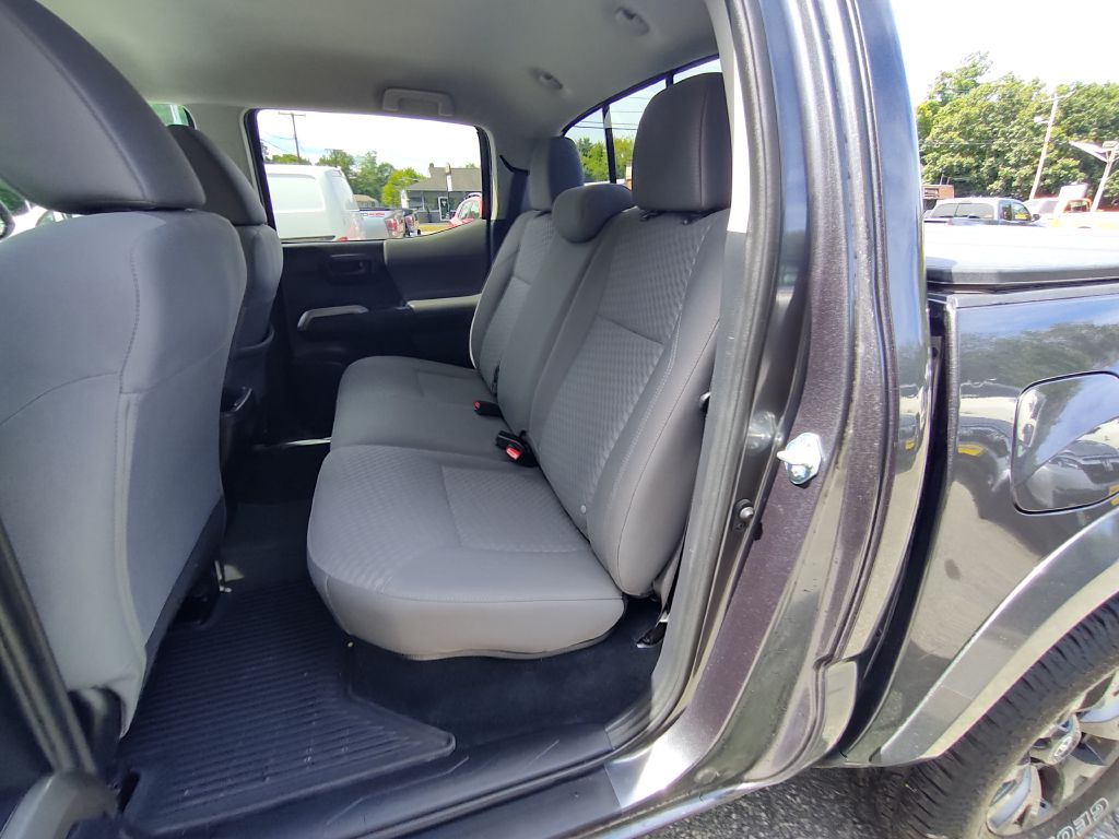 Photo 12 of this TOYOTA TACOMA