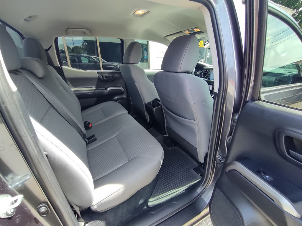 Photo 15 of this TOYOTA TACOMA
