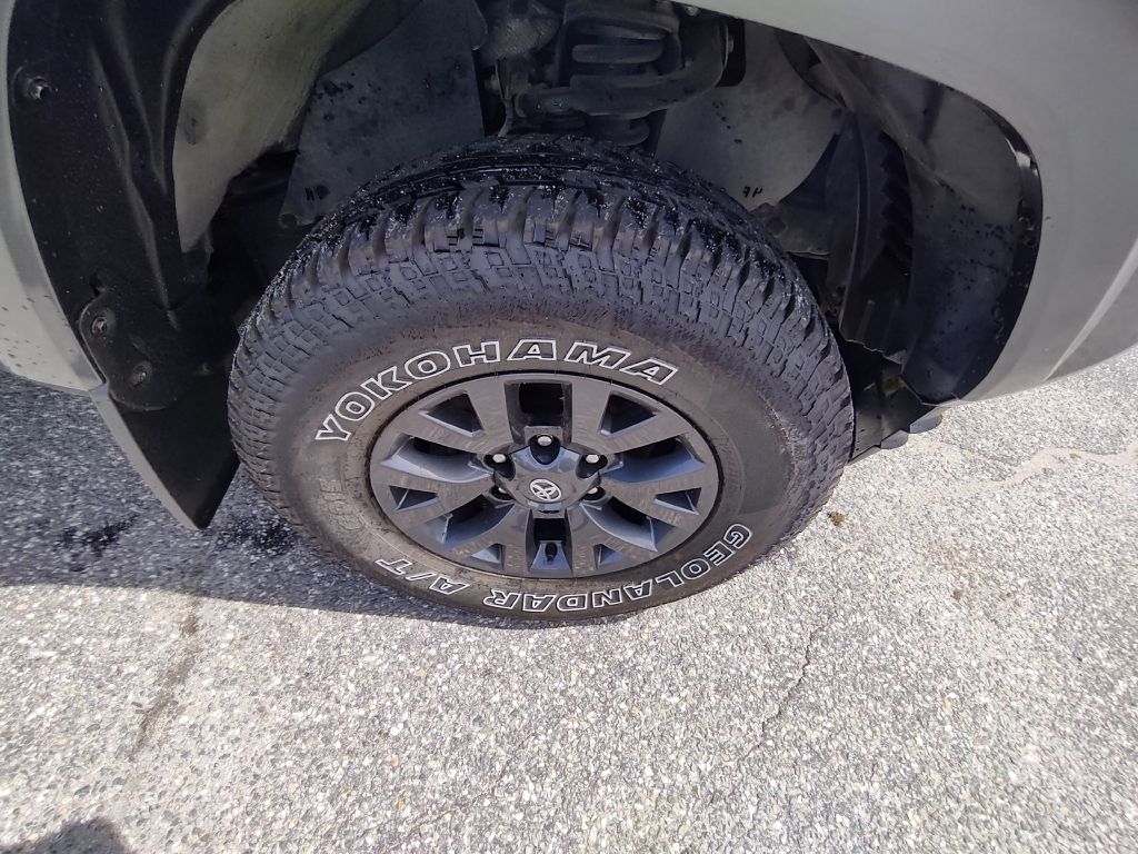 Photo 19 of this TOYOTA TACOMA