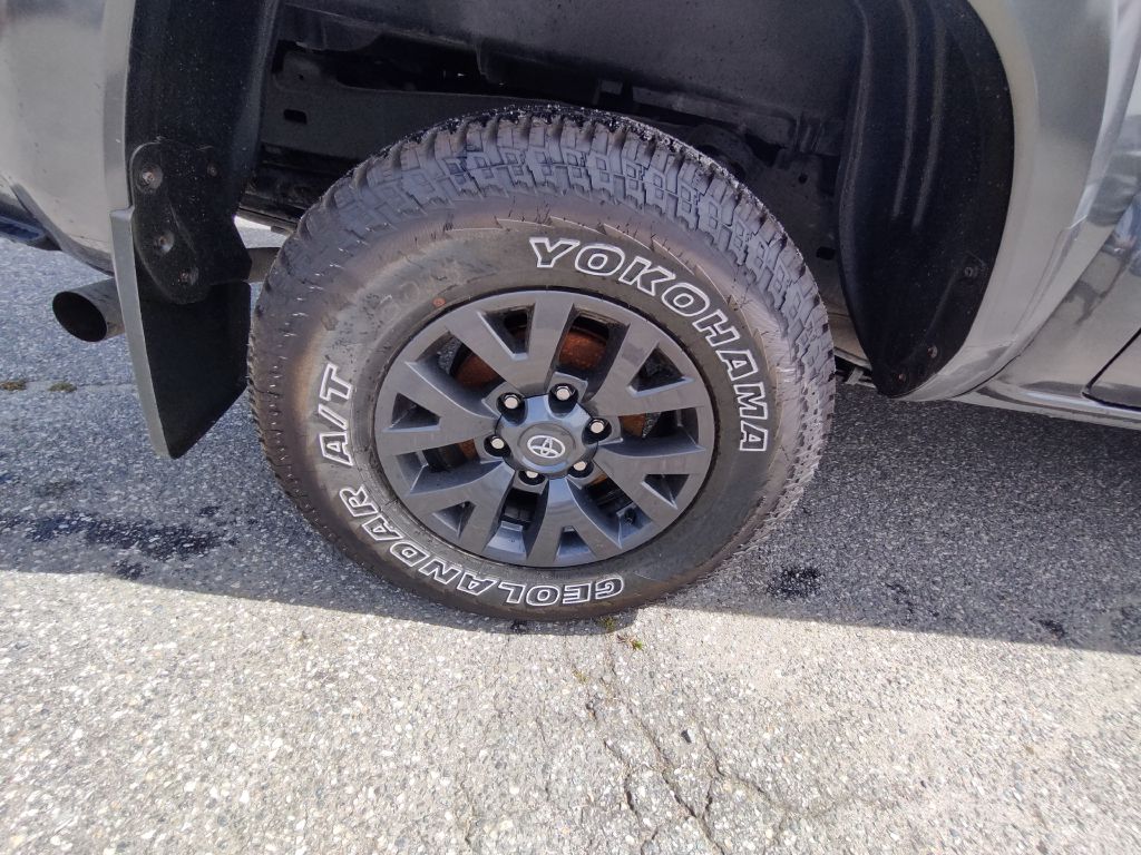 Photo 20 of this TOYOTA TACOMA