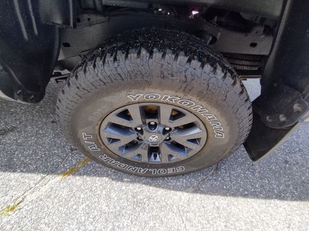 Photo 21 of this TOYOTA TACOMA