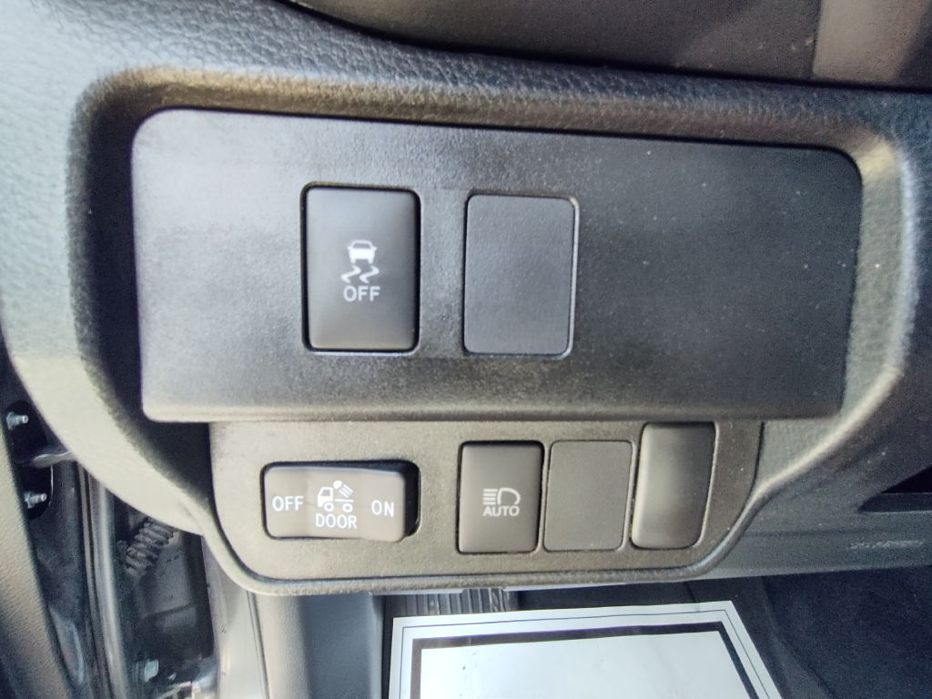 Photo 28 of this TOYOTA TACOMA