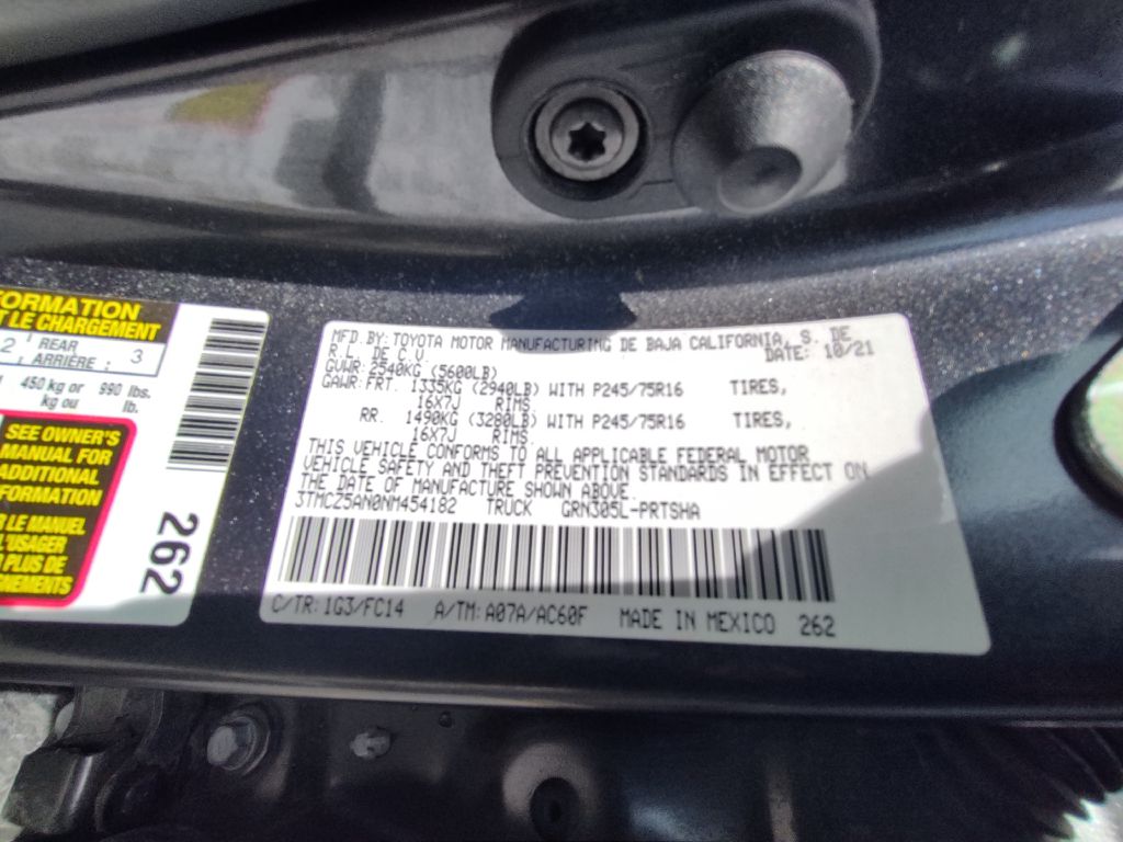 Photo 33 of this TOYOTA TACOMA