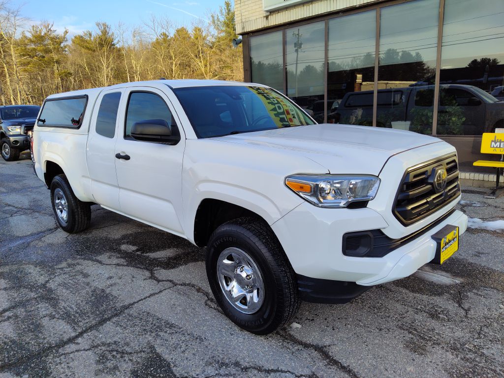 Photo 2 of this TOYOTA TACOMA