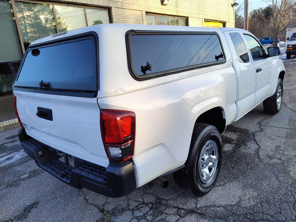 Photo 9 of this TOYOTA TACOMA