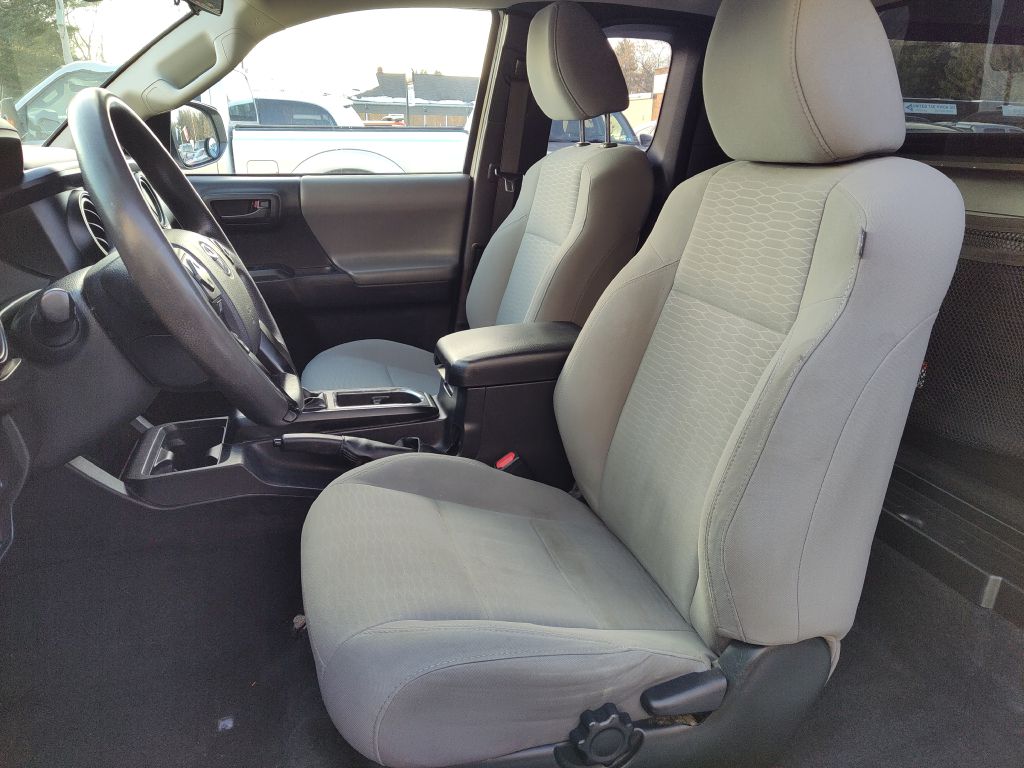 Photo 11 of this TOYOTA TACOMA