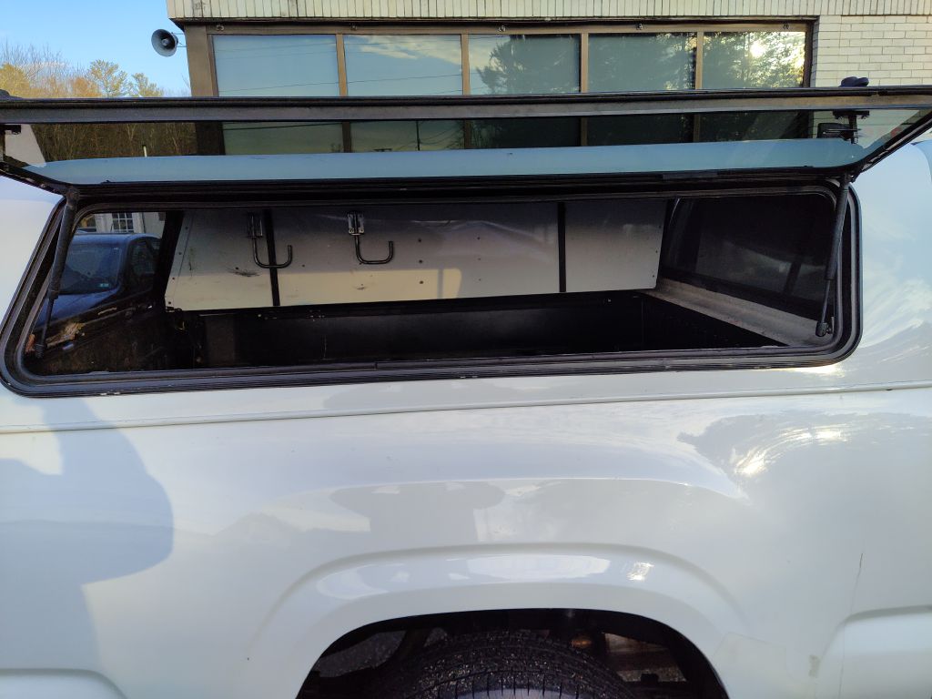 Photo 16 of this TOYOTA TACOMA
