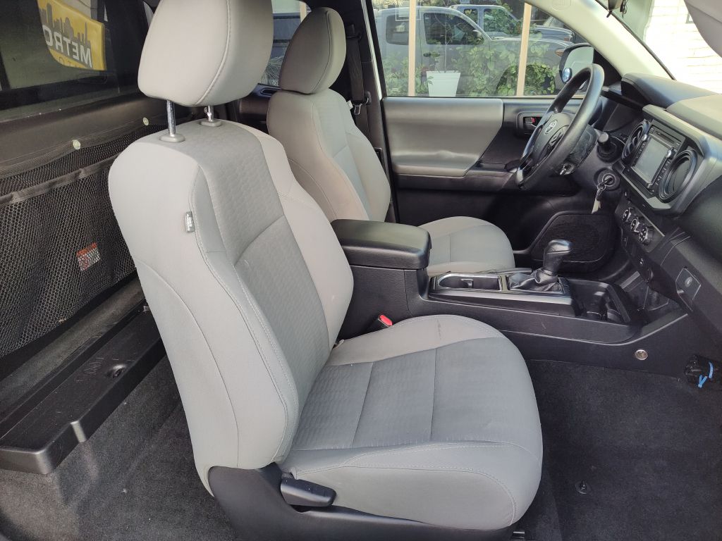 Photo 18 of this TOYOTA TACOMA