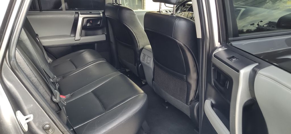 Photo 16 of this TOYOTA 4RUNNER