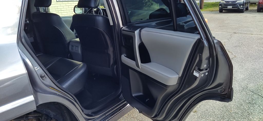 Photo 17 of this TOYOTA 4RUNNER