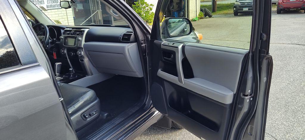 Photo 19 of this TOYOTA 4RUNNER