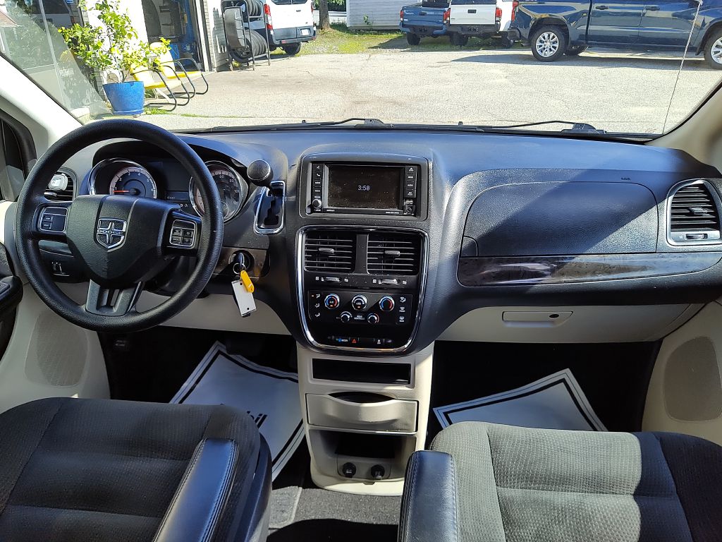 Photo 9 of this DODGE GRAND CARAVAN