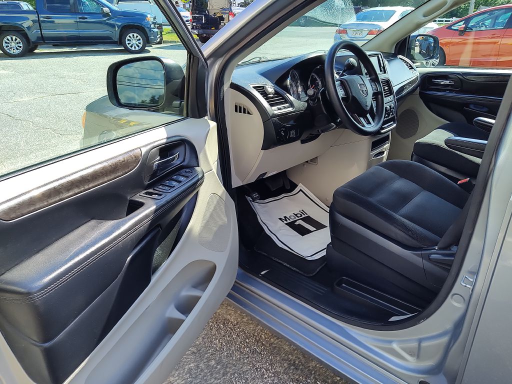 Photo 11 of this DODGE GRAND CARAVAN