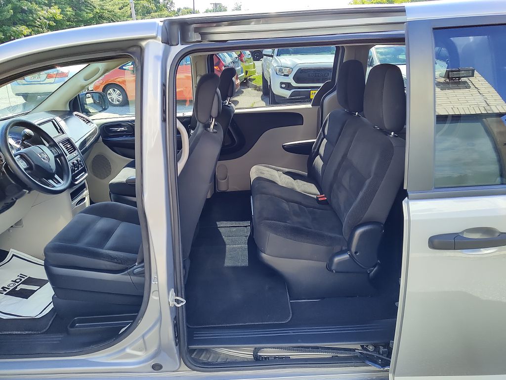 Photo 13 of this DODGE GRAND CARAVAN
