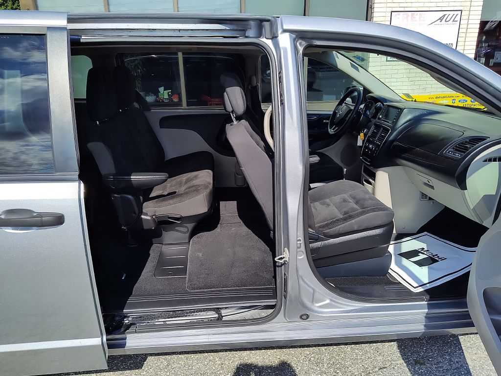 Photo 16 of this DODGE GRAND CARAVAN