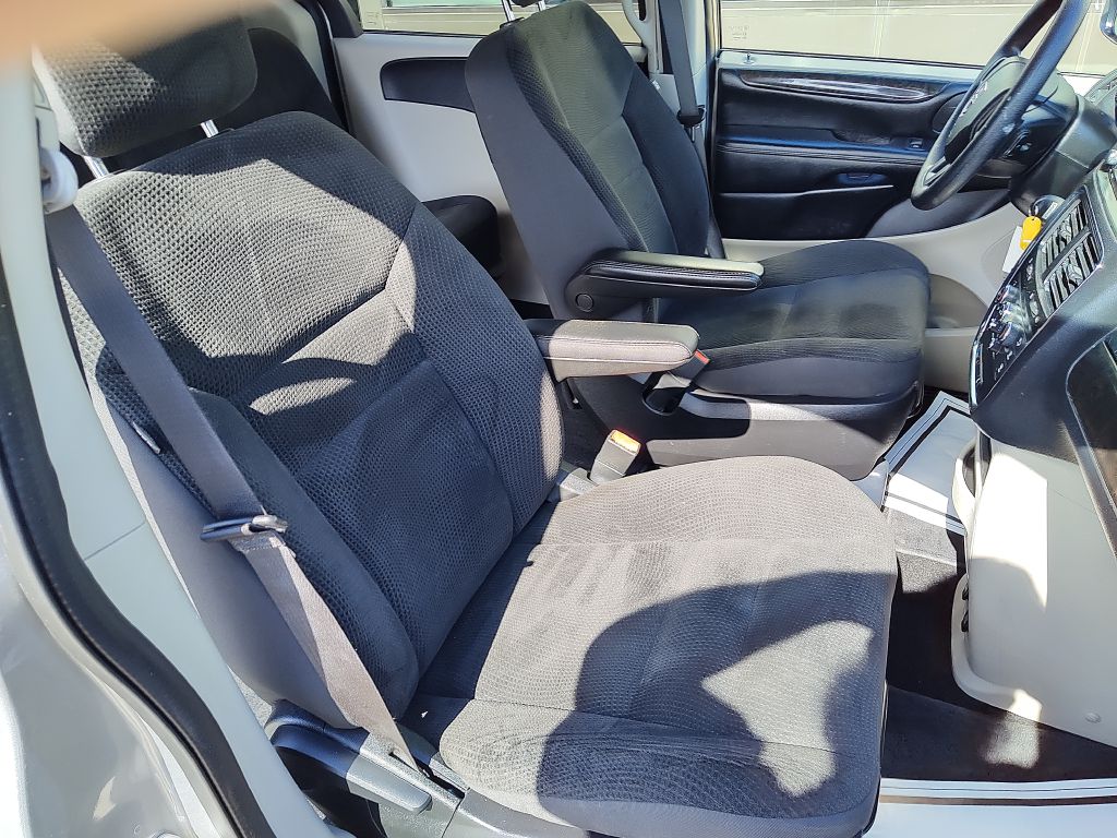 Photo 17 of this DODGE GRAND CARAVAN