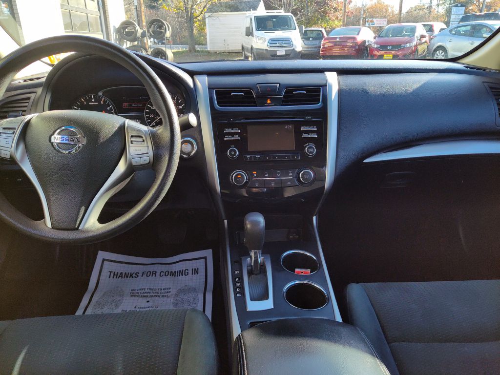 Photo 9 of this NISSAN ALTIMA