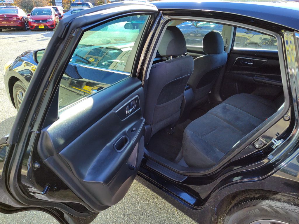 Photo 13 of this NISSAN ALTIMA