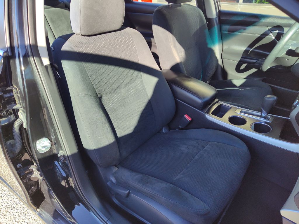 Photo 17 of this NISSAN ALTIMA