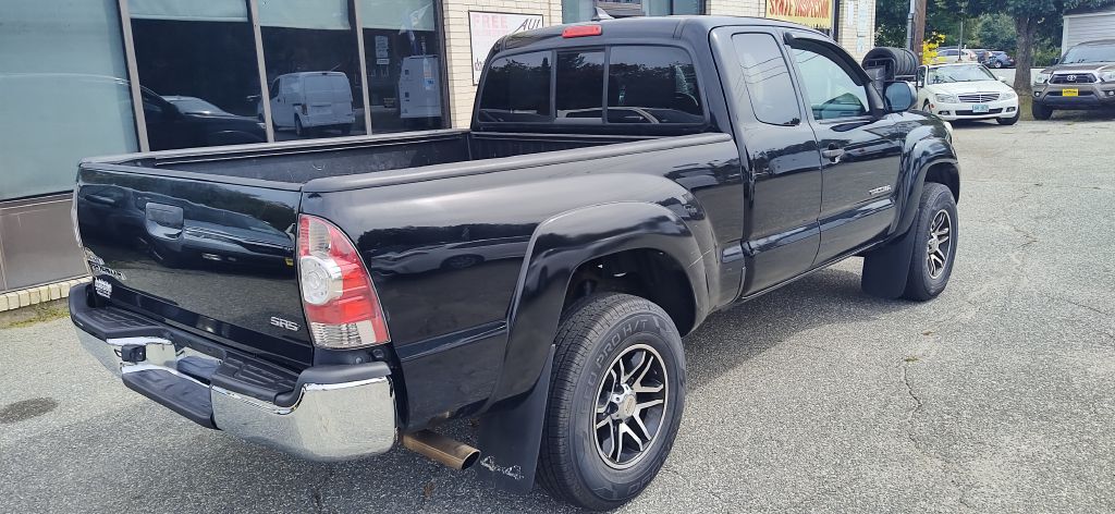 Photo 10 of this TOYOTA TACOMA