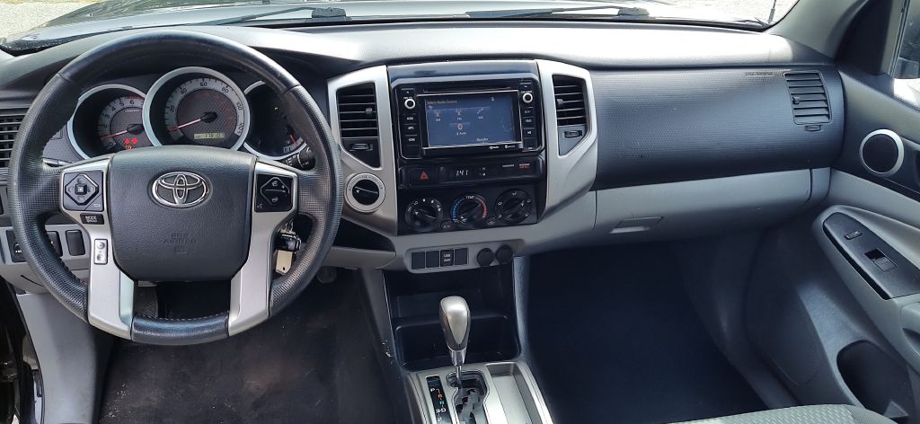 Photo 11 of this TOYOTA TACOMA