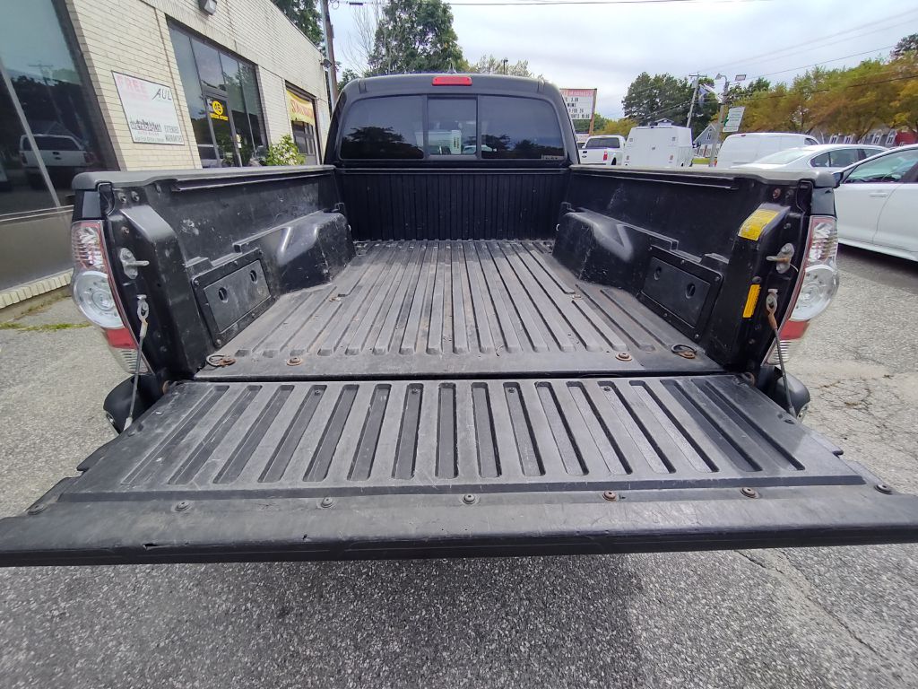 Photo 16 of this TOYOTA TACOMA