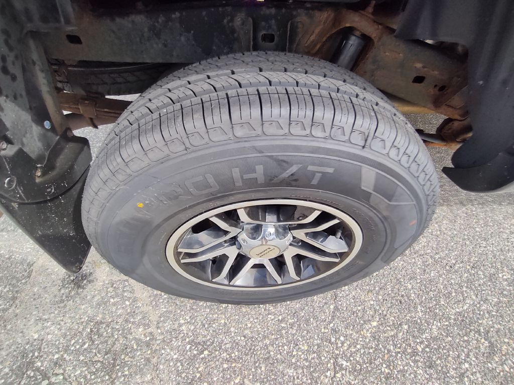 Photo 22 of this TOYOTA TACOMA