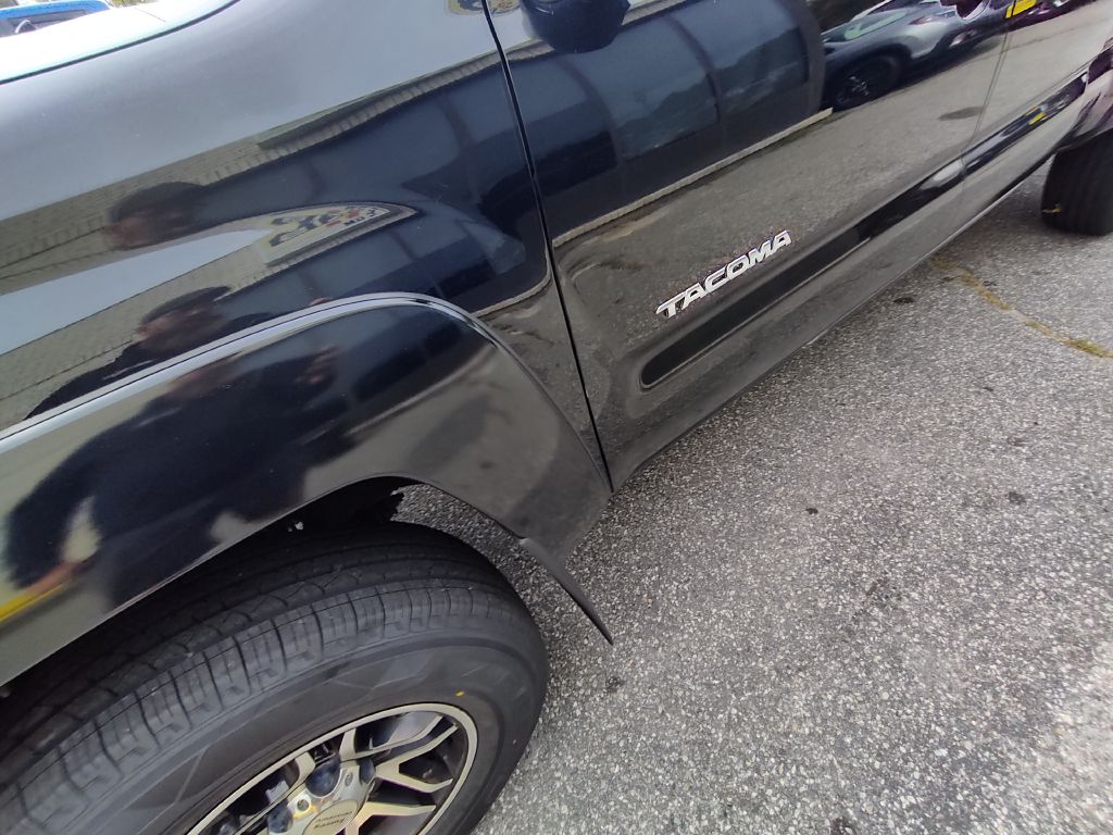 Photo 25 of this TOYOTA TACOMA