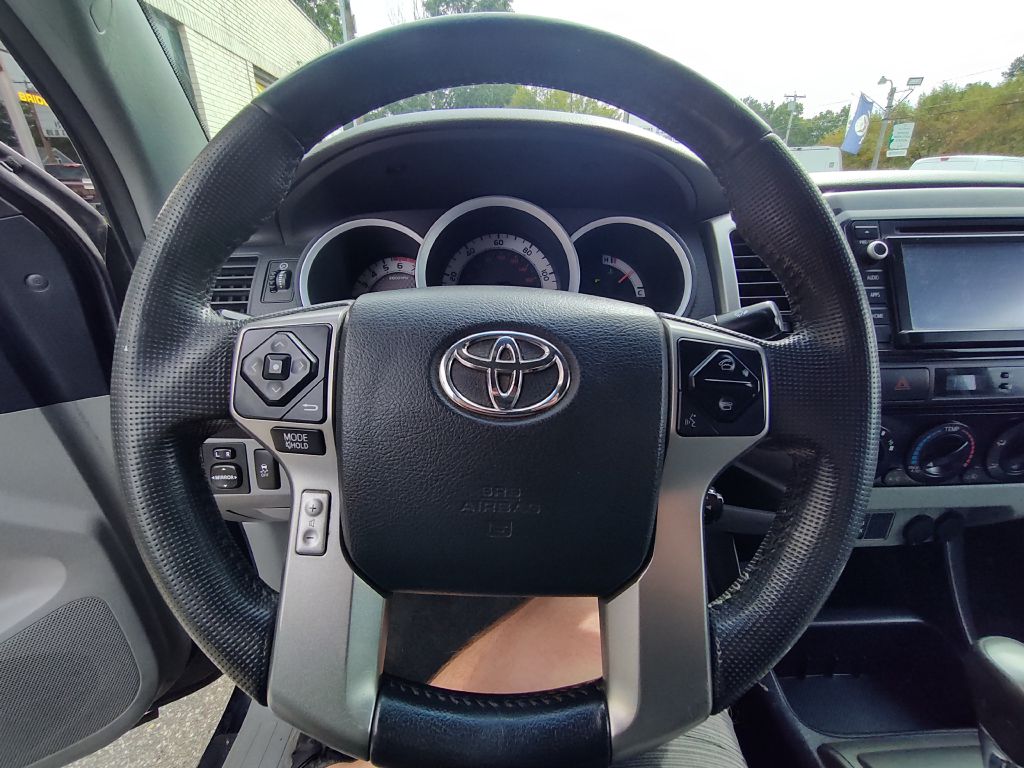 Photo 32 of this TOYOTA TACOMA