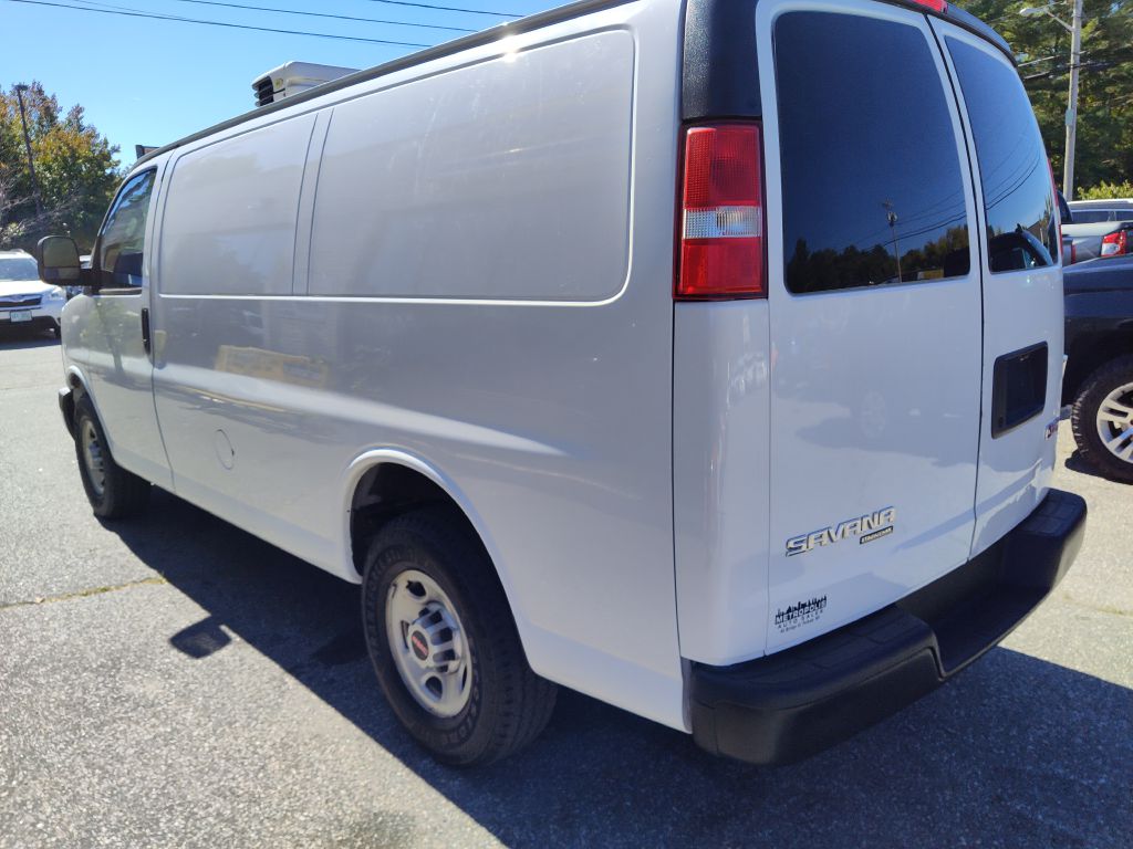 Photo 6 of this GMC SAVANA REEFER