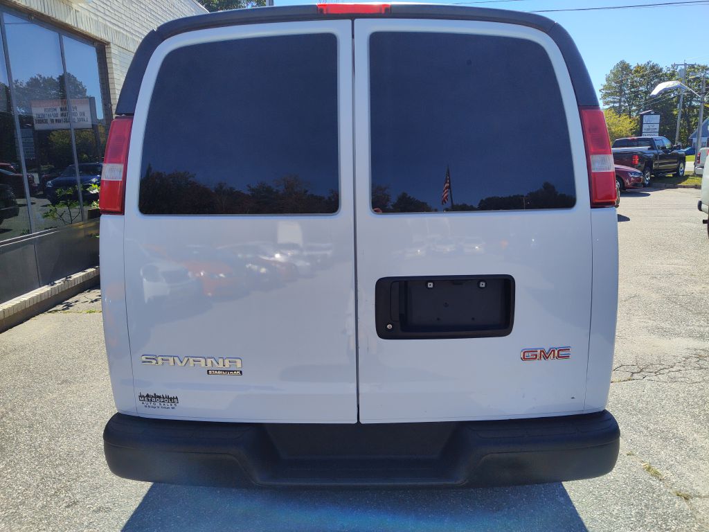 Photo 7 of this GMC SAVANA REEFER