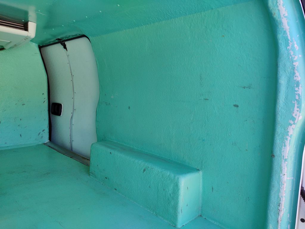 Photo 14 of this GMC SAVANA REEFER