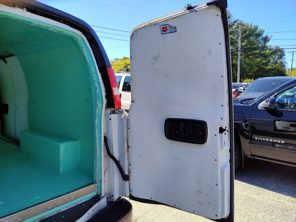 Photo 17 of this GMC SAVANA REEFER
