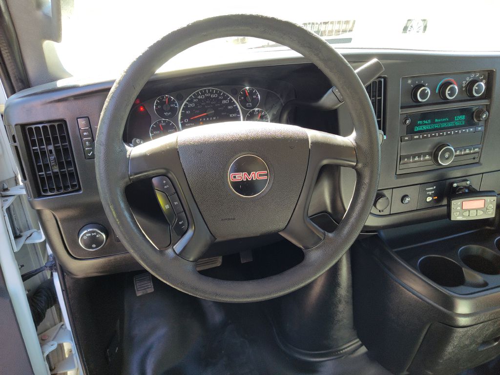 Photo 33 of this GMC SAVANA REEFER