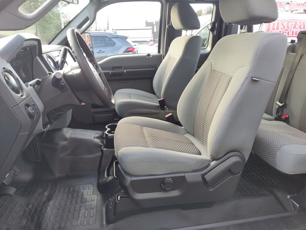 Photo 10 of this FORD F250