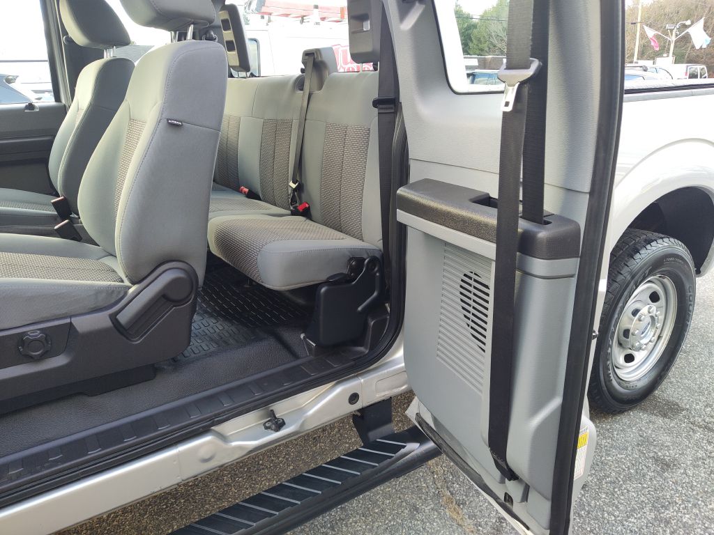 Photo 13 of this FORD F250