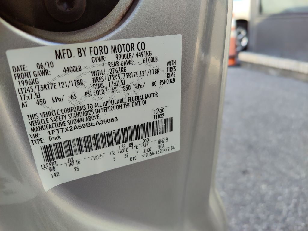 Photo 32 of this FORD F250