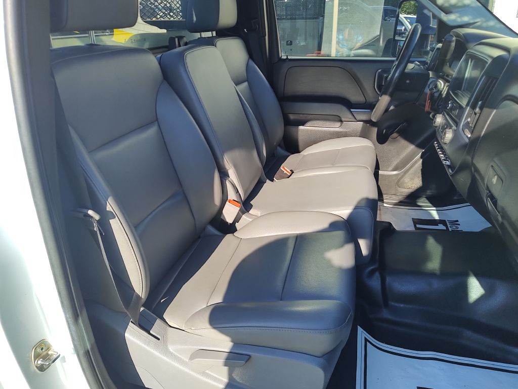 Photo 18 of this CHEVROLET SILVERADO 3500