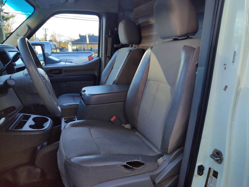 Photo 10 of this NISSAN NV