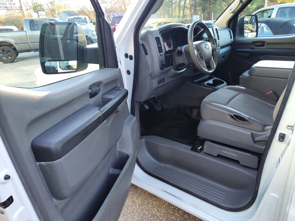 Photo 11 of this NISSAN NV